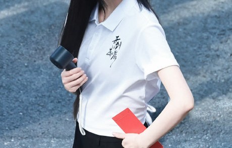 白鹿的真实发量究竟有多少？
