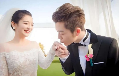 王栎鑫的半生：婚姻与事业的起起落落|单身|舞台|音乐节|快乐男声|奶爸