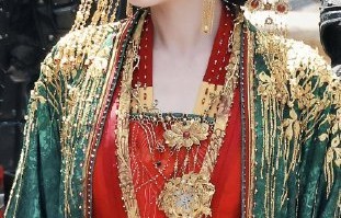 李一桐难出爆款体质资源与热度错位困局