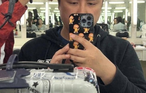 李泳豪兄弟决裂后首发声，忆母亲施明叮咛落泪，并承诺照顾好爸爸 