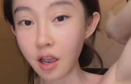 冯提莫被要求做腋下管理，不要对女生那么苛刻，男生为什么不用