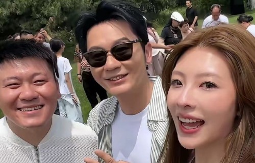 李晨凌晨驱车送嫁！同父异母妹妹低调成婚，获赠500万保时捷