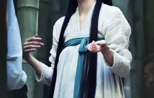 白鹿《莫离》口碑崩盘！观众怒吼：演技油腻剧情魔改 - 360娱乐