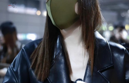 浪姐7路透曝光，李小冉叶一茜张艺上现身机场