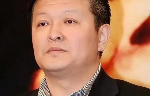 万万没料到，离开倪萍的三婚丈夫杨亚洲，已是全家人的骄傲