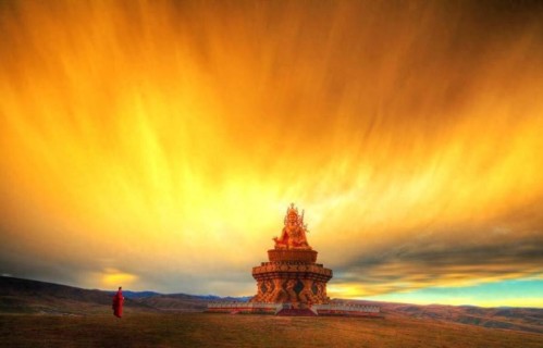 保持善良是一条极其艰难的路，但只要你坚持，福报不会少