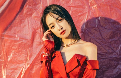 原创 宋茜素颜亮相，结束《花儿与少年》拍摄回国，粉丝热烈迎接，期待新节目播出_娱乐快报_法德娱乐网