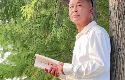 知名流浪汉沈巍写真超儒雅！直言不婚怕束缚，网友盼他后半生幸福|流浪大师|嘉定区|上海市|同志|婚姻