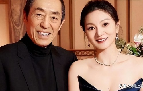 27年恩爱抵不过残酷现实，76岁张艺谋年老色衰，娇妻陈婷花样年华 