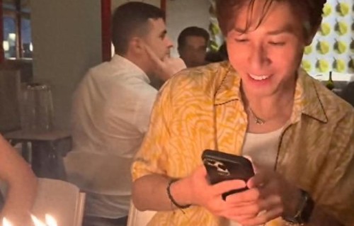 蔡卓妍被曝已在泰国办婚礼，小10岁丈夫回应，称要努力工作赚钱