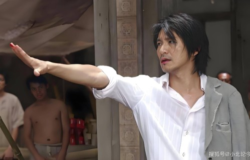 在笑泪交织中叩问人生:周星驰《喜剧之王》的深度解构