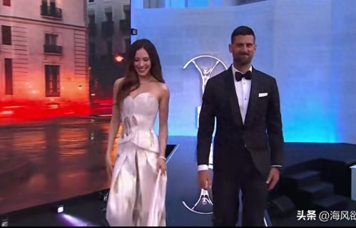 谷爱凌白裙美翻全场！三语从容控场，却被德约一句中文直接笑崩 