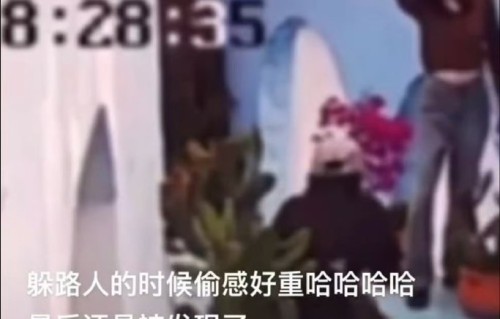迪丽热巴拍戏被网友抓拍的路透图