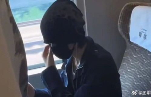 李权哲占座时为何全程沉默不主动让座？