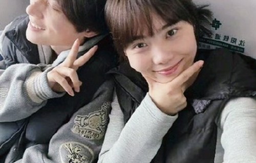 在普遍修音的娱乐行业，井迪为何始终坚持全开麦演出，她的舞台实力如何评价？