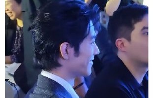 腾讯视频被调侃化身站姐是怎么回事