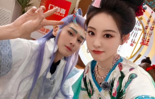 汪铎和祝绪丹在《周五晚高疯》中具体有哪些经典拌嘴互动？