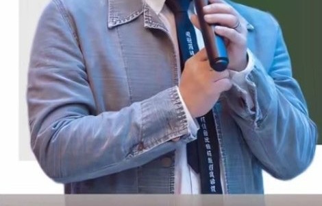 方文山陷精神操控丑闻，助理急否认