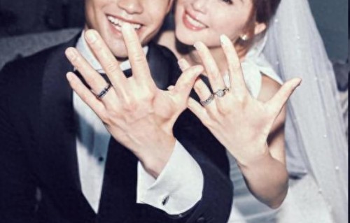 曝阿Sa婚礼早在泰国举办，这时放出消息，是为平息张敬轩风波？ 