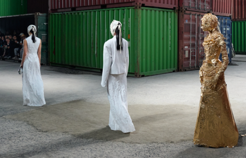 上海这一夜的红毯，是集体得罪了造型师吗？何超莲翻车，许光汉被“封印”，全靠生过两胎的白百何救场？！