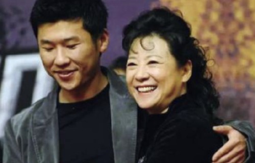 王骁在电影《三大队》中饰演什么角色？