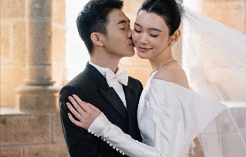 奚梦瑶何猷君晒婚礼照，读誓词双双感动落泪，多个细节曝光太用心|何猷君|双双|周杰伦|奚梦瑶|婚礼|赌王