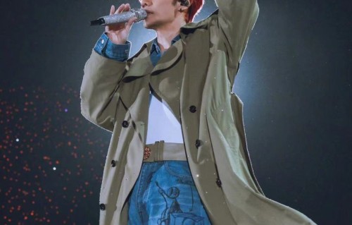 李荣浩斥单依纯“强行侵权”，其发文道歉，表示让团队搞清楚状况给大家一个答复