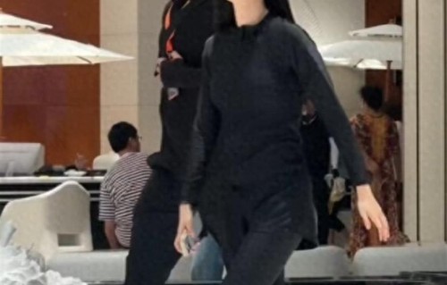 王楚然穿潜水服水蜜桃身材火辣！优越腰臀比太曼妙美爆了