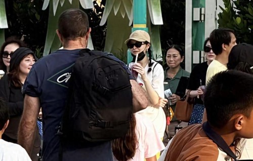 42岁唐嫣像大学生！嫁对人、有钱不操心，才是女人最好的保养