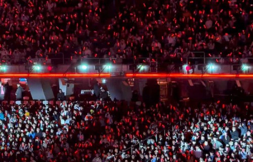 张杰鸟巢演唱会全场爆满，荧光棒如银河闪耀|上座率|歌声