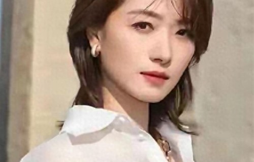 女明星万茜长这么好看，43岁低调做人，自带清冷感，眼睛特别迷人