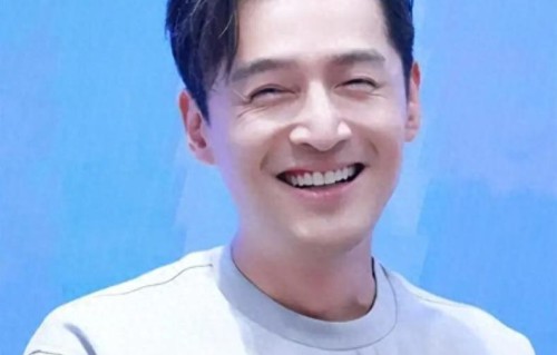 首谈二胎儿子4个月后，胡歌突迎噩耗，患肺癌住院传闻早真相大白
