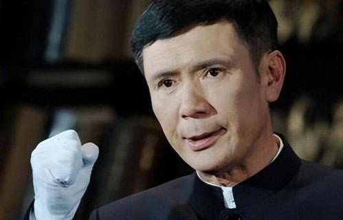 国家一级演员，妻子嫌他穷离婚，41岁才走红，与女儿相依为命！