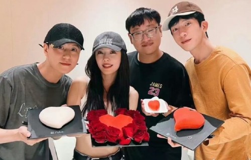 井柏然在新剧《钢铁森林》中饰演了一个什么样的角色？