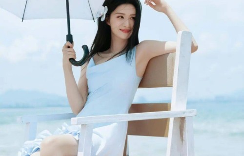 王楚然海边写真蓝裙子太仙了