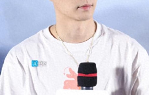 被封杀传闻真相大白一月后，在美国的张艺兴竟意外出了把“风头” 