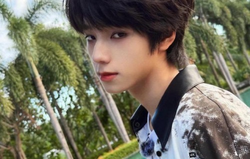 王橹杰高会更新！少年温柔营业，粉丝双向奔赴太暖心|时代峰峻|练习生|小提琴|辞藻|唱功