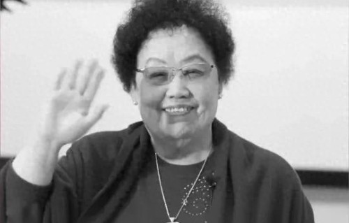 没想到，陈丽华去世后，73岁迟重瑞竟因两个动作，实现口碑暴增！ 