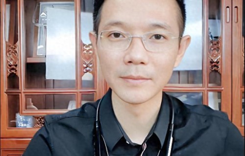 李圣更新动态，文案仅30字，回应许敏“没苦硬吃”的质疑|夫妇|田静|破绽|律师|明星