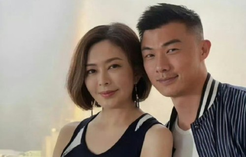 关之琳与27岁模特男友是如何相识的？