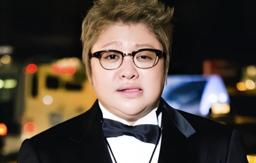 韩红的母亲原来地位这么高，曾给毛主席表演过，真是艺术世家