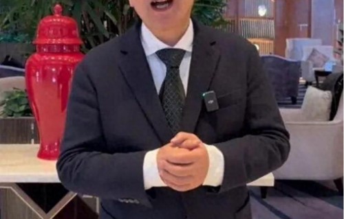 张雪表示可能对陈光标“竖中指”，这个画面美到我不敢看 