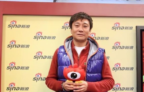 和那英分手后，高峰已结婚生女，现定居北京郊区，和儿子形同陌路