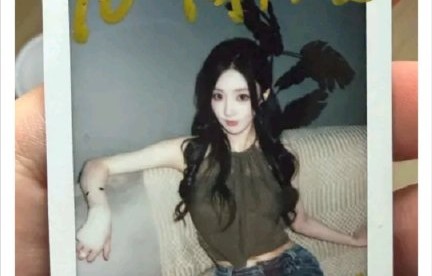 周佑凌为柳柳成立工作室的具体过程是怎样的？