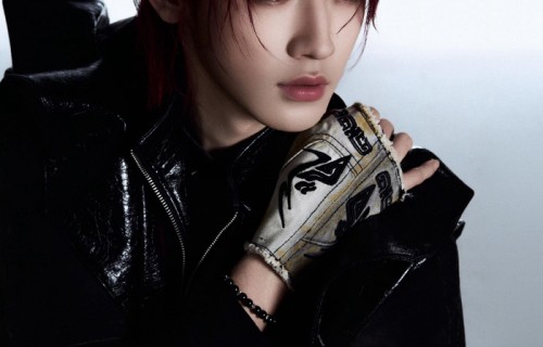 宋亚轩红色半扎发概念照发布