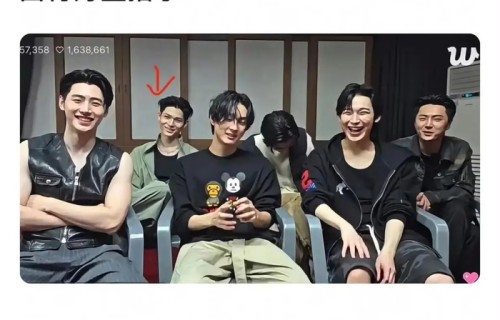 西村力在Mina遭网暴离世后首次直播，全程嬉皮笑脸，直接引发众怒|名井南|粉丝|吐槽|沉默|天罡