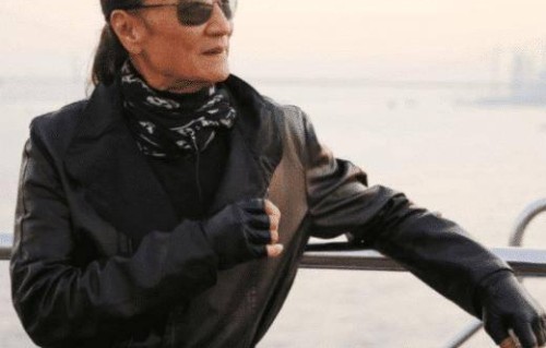 谢贤年轻时容貌有多惊艳？看到照片后，网友：10个谢霆锋也没他帅