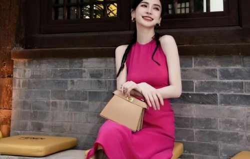 Angelababy离婚后对小海绵有多好？Angelababy带小海绵游玩迪士尼|儿子|童年|阅读量|母爱|母子
