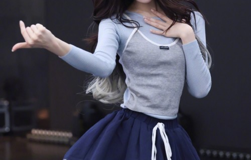 罗云熙为陈瑶浪姐初舞台打call