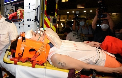 一路走好！香港男星慈父离世，180封代祷信，病床上仍为儿子祈祷 